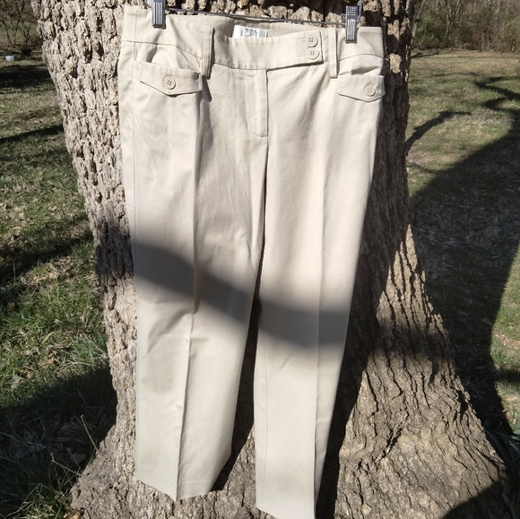 LOFT Pants - ⬇️ Price Drop!⬇️ LOFT Pants in size 6P